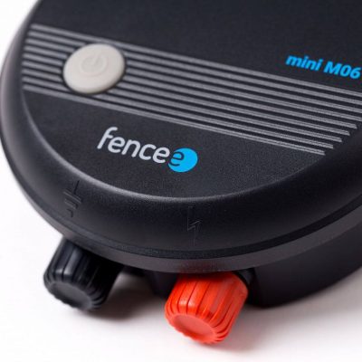 fencee Mini M10 villanypásztor készülék földelés és kerítés csatlakozókapcsai
