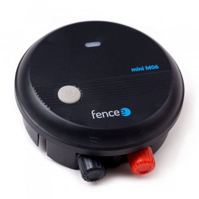 fencee Mini M10 hálózati villanypásztor készülék felszerelve